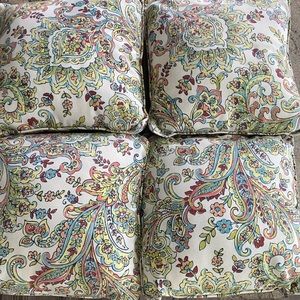 Set of 4 Outdoor Pillows. 16 x 16 in